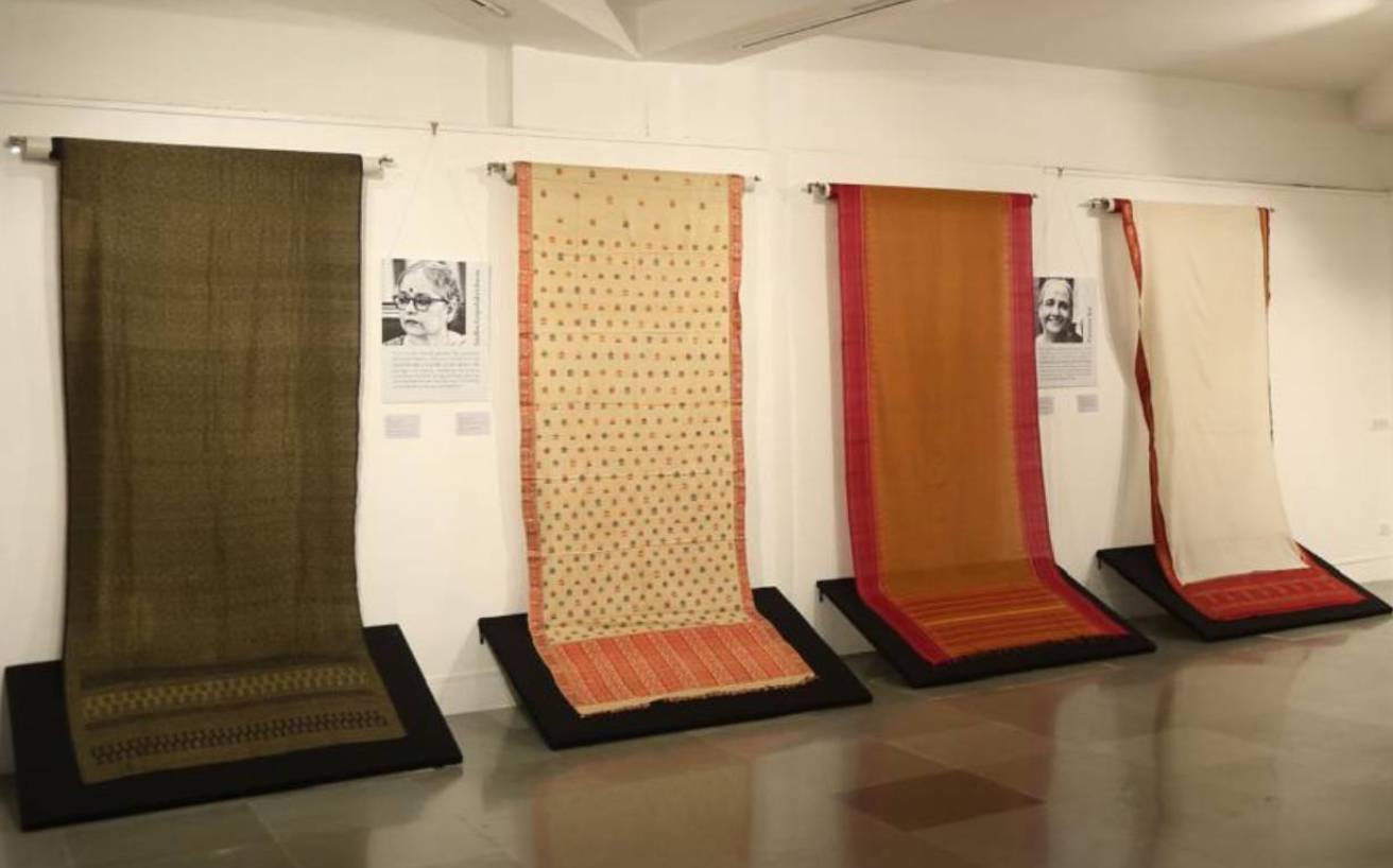 EXHIBITION ‘AAINA’ FEATURED IN NAVBHARAT TIMES